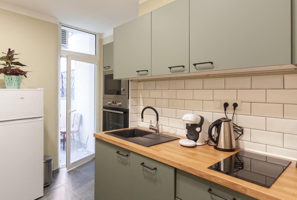 Vysoka Apartman Emf/Stp บราติสลาวา ภายนอก รูปภาพ