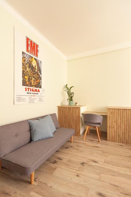 Vysoka Apartman Emf/Stp บราติสลาวา ภายนอก รูปภาพ