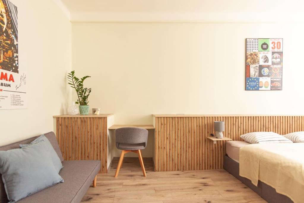 Vysoka Apartman Emf/Stp บราติสลาวา ภายนอก รูปภาพ
